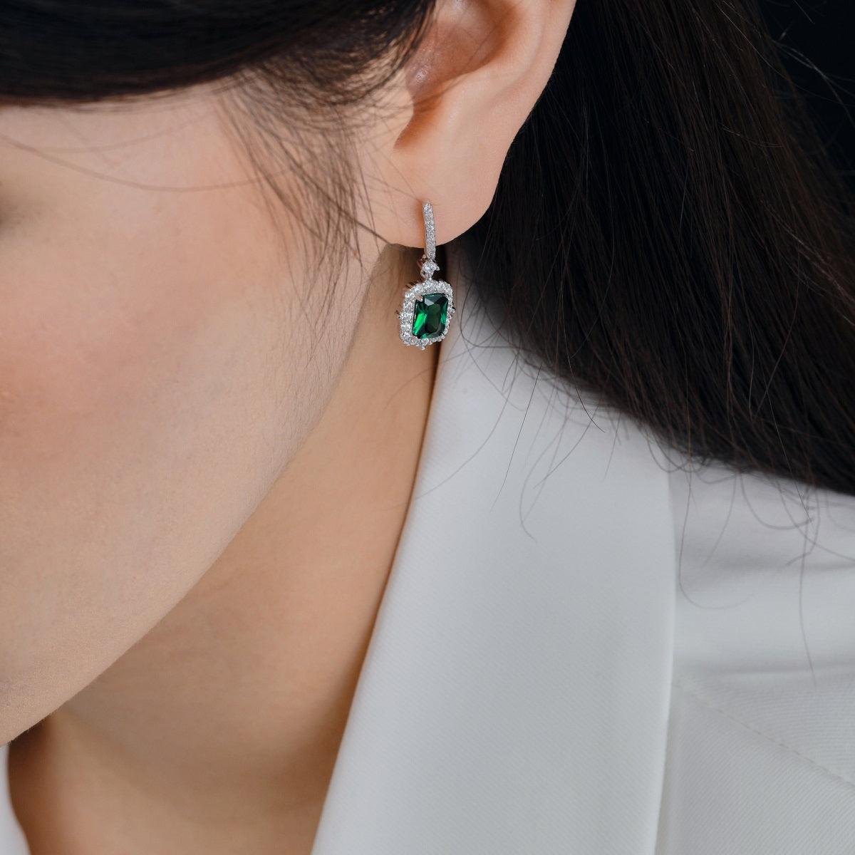gli orecchini in argento Pietra Verde pendente