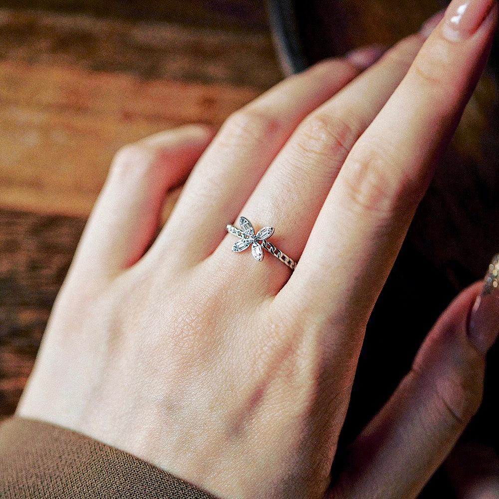 Anello Cucciola argento farfalla luminosa