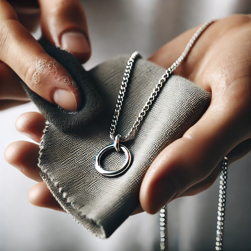 come pulire collana argento