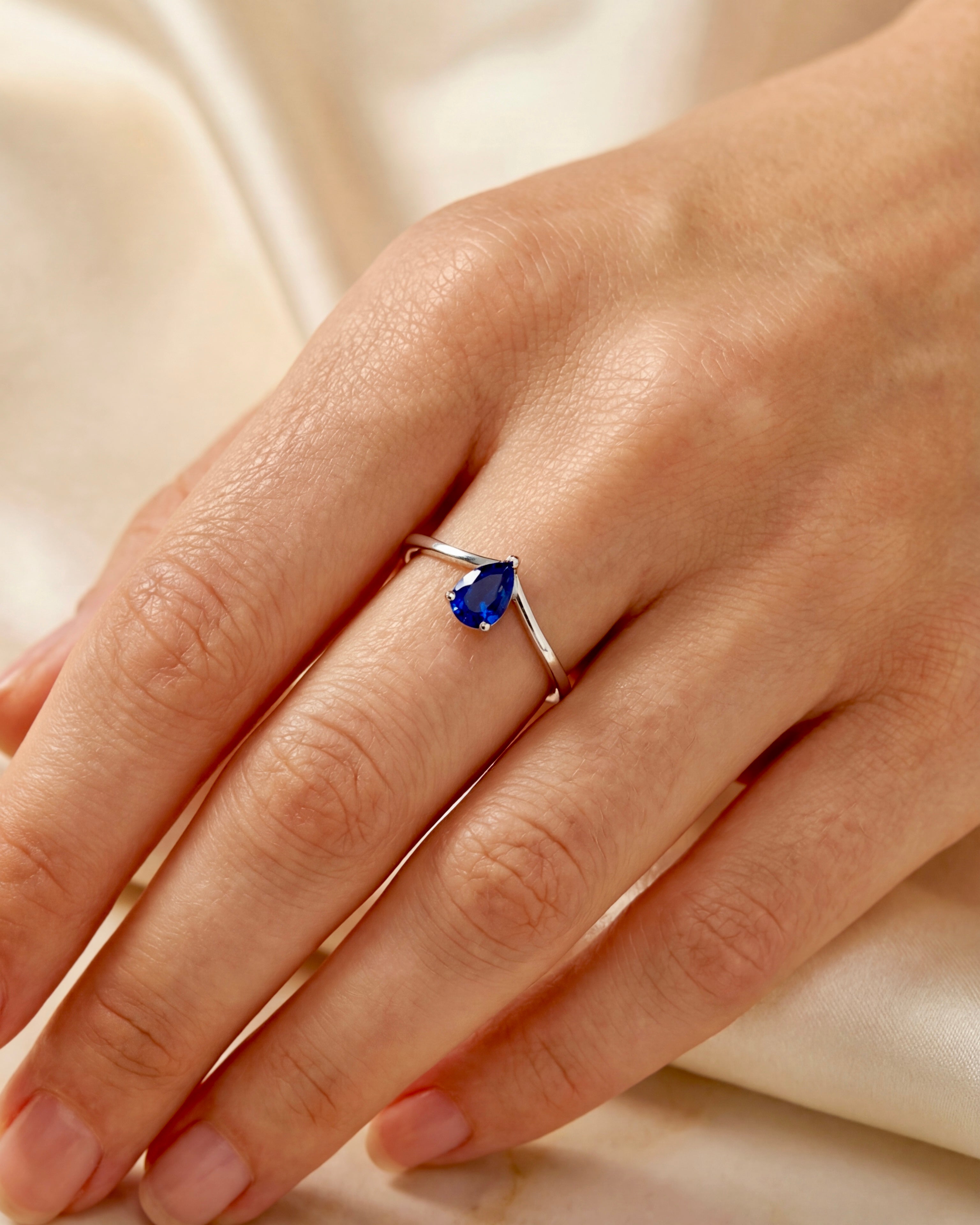 Anello Fidanzamento Donna Con Pietra Blu E Cristalli – Argento E Oro Placcato, Taglie 12-25 – Con Incisione Personalizzata Gratuita