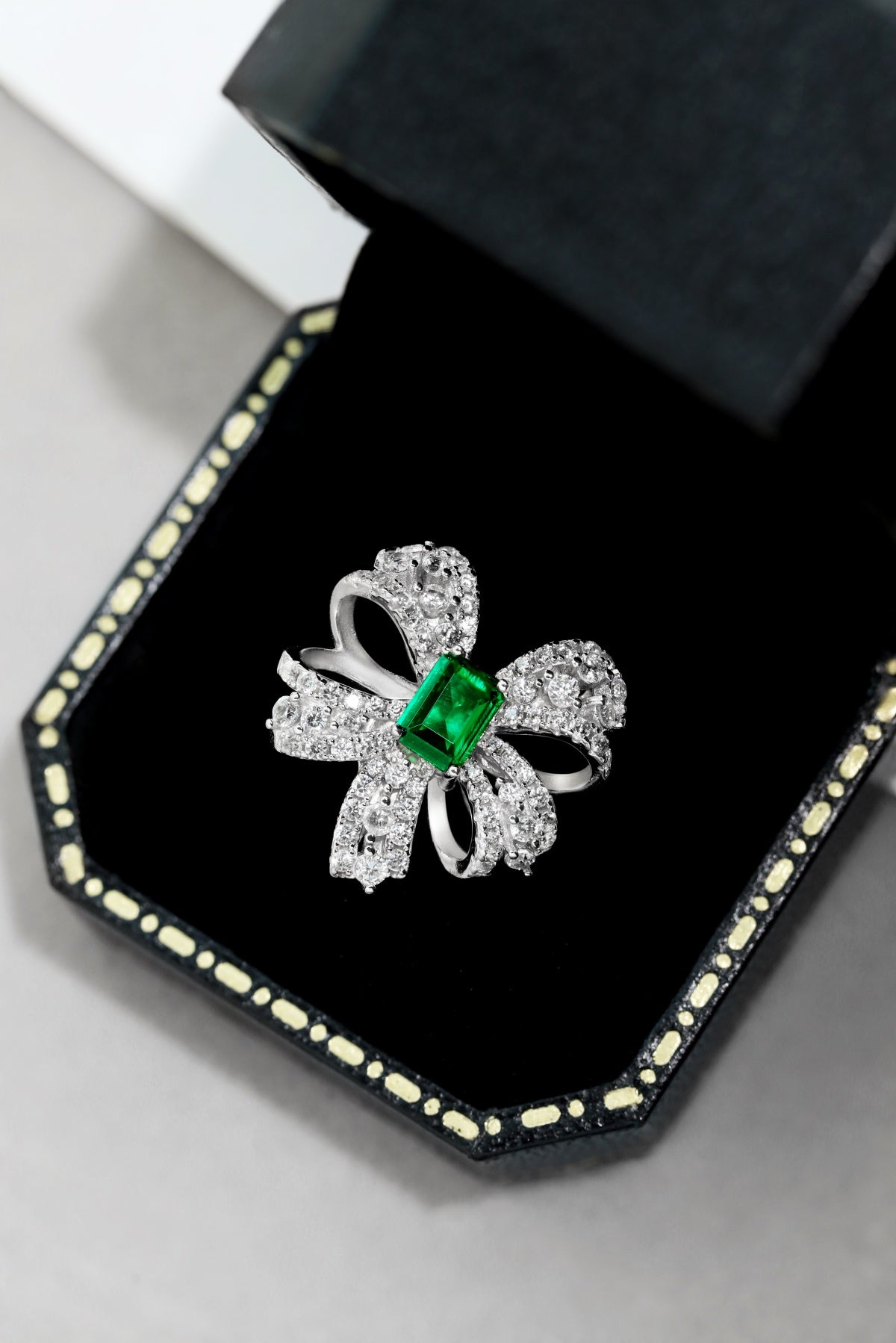 Anello Estia con Fiocco