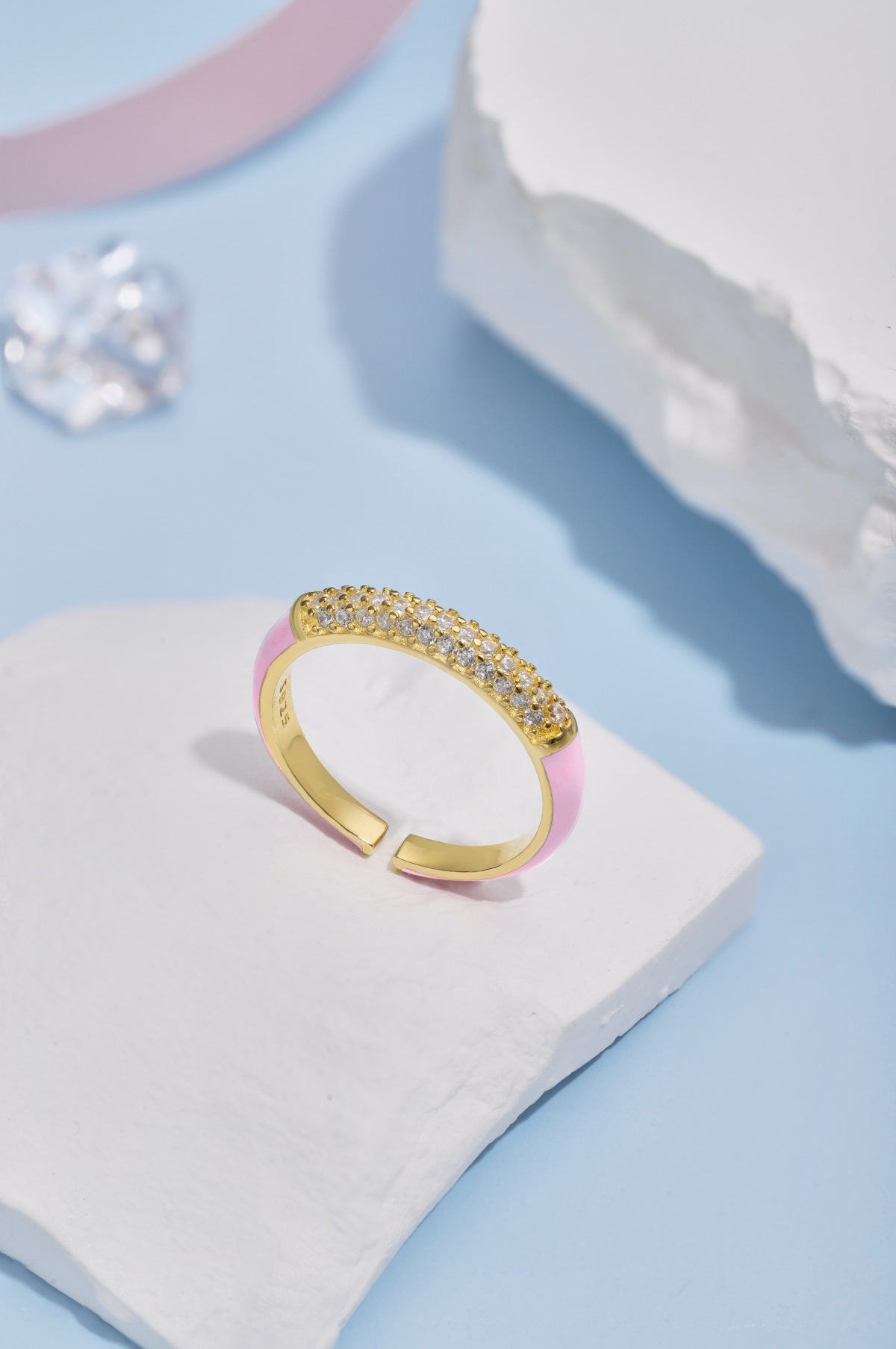 Anello a Fascia Rosa in Argento