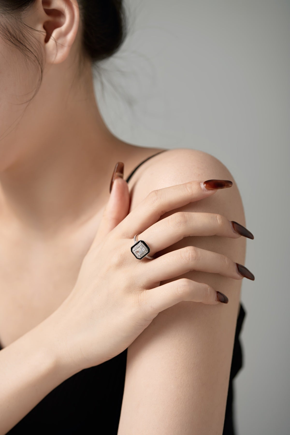 Anello argento Chic Pietra Nera Cucciola