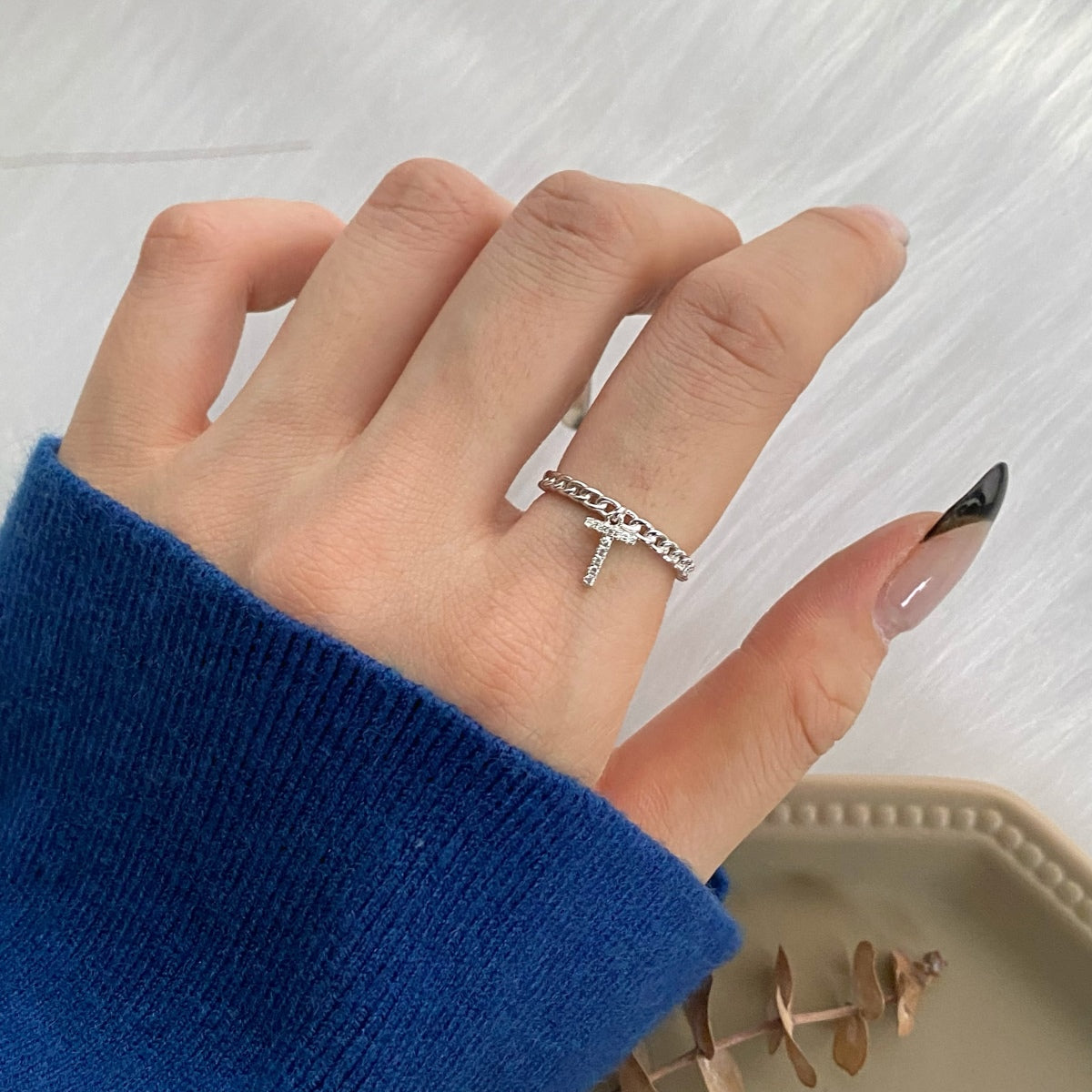 anello lettera in argento T