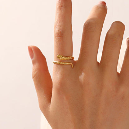 anello serpente a sonagli di Cucciola Gioielli