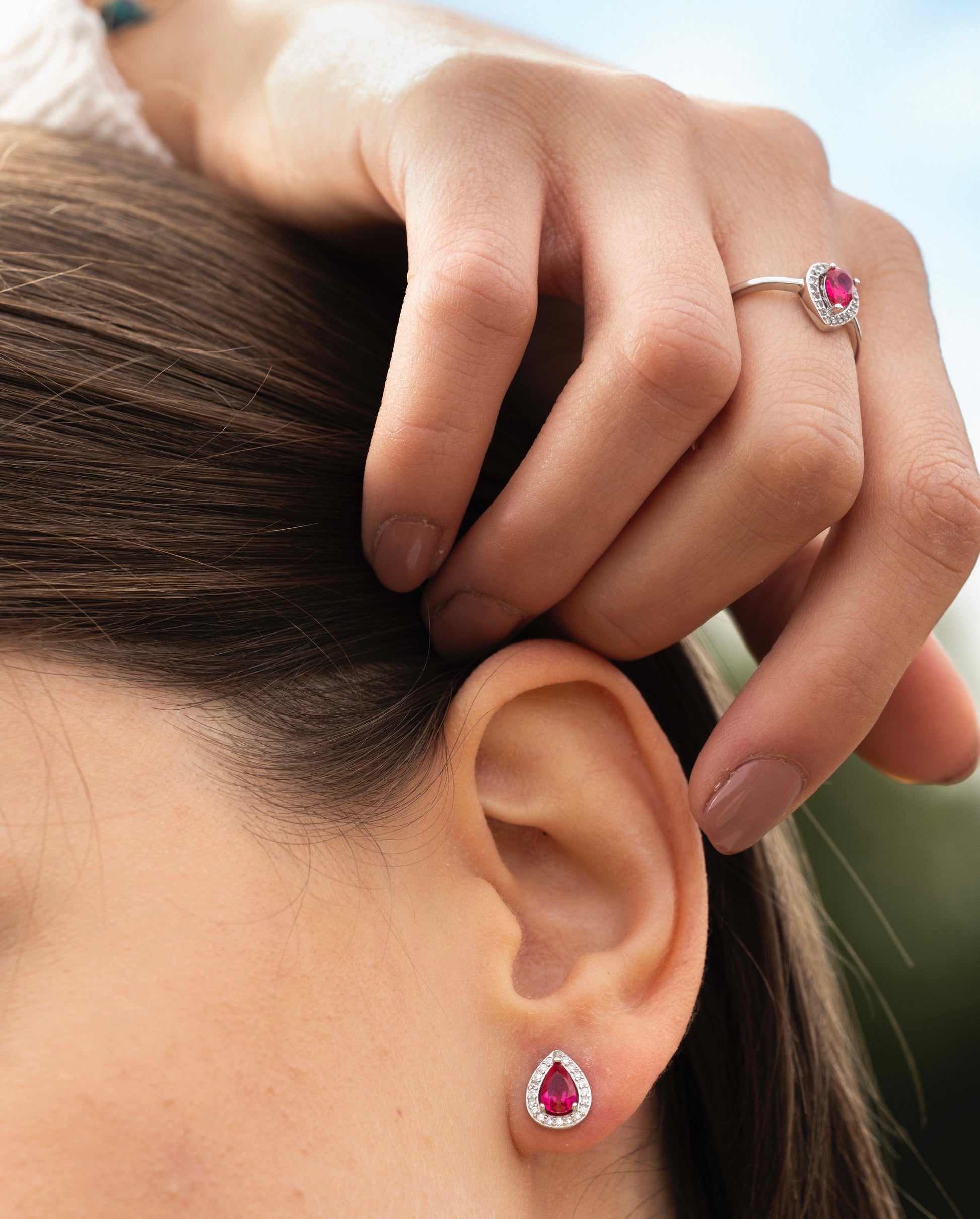 Orecchini a goccia pendenti con quarzo fucsia e zirconi in argento 925 rosè Orecchini a goccia pendenti con quarzo fucsia e zirconi in argento 925 rosè