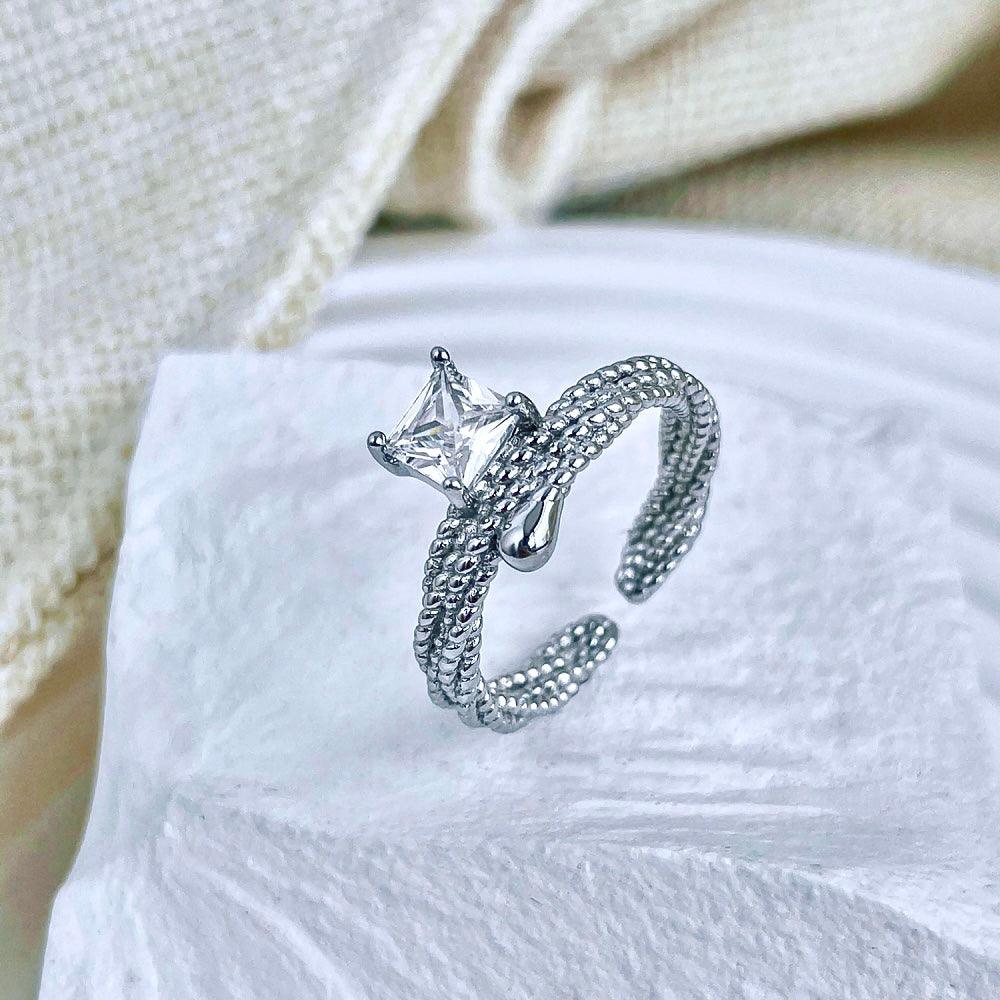 anello_con_zircone_trecce_luminose - cucciolagioielli